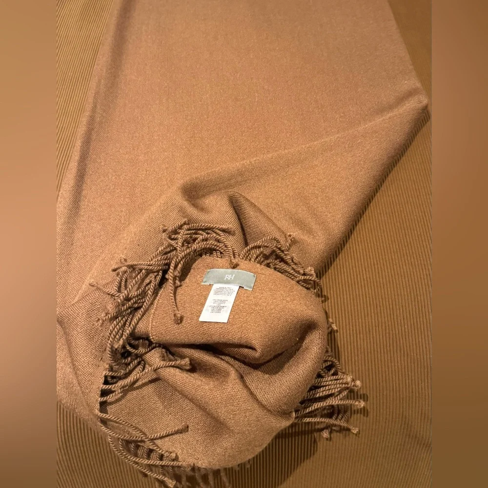 RH SIENA Luxurious 70%Lambswool & 20%Cashmere Throw-in CAMEL,96“x 71“,Italy. NEW